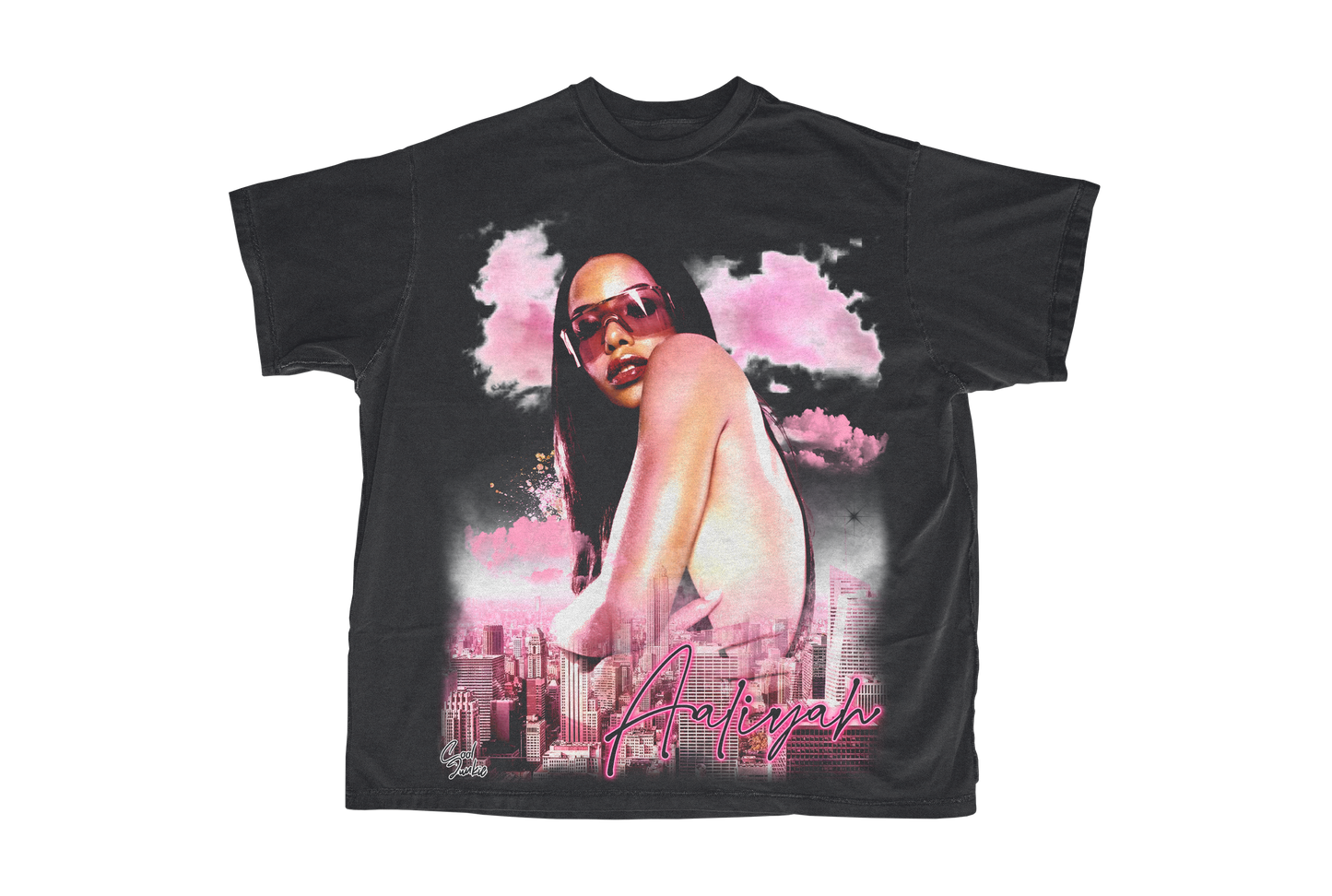 Aaliyah tee in grey with pink as the main design